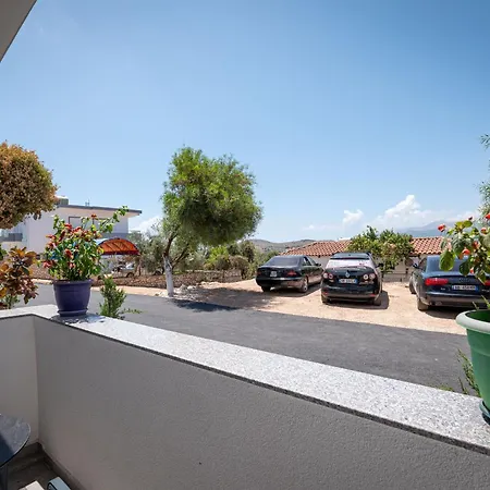 Apartament Sefedin *